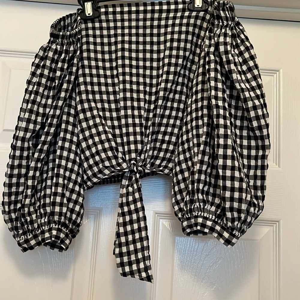 XXI checkers off the shoulder black and white crop top. Medium size.